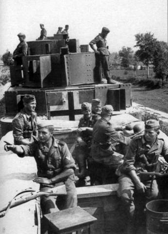 Train blindé russe NKVD capturé par allemand juillet  1941 R.jpg
