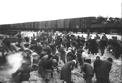 Restauration du chemin de fer sur le front. Gruden.1943.jpg