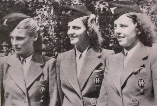 silhonclasswomenaux09.jpg
