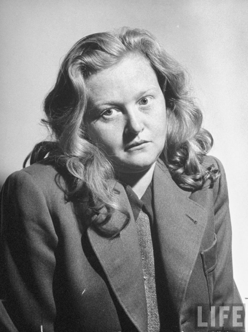 Ilse Koch après son arrestation par les Américains.jpg