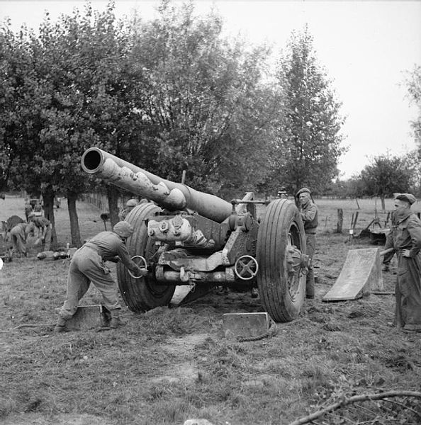 594px-7.2_inch_howitzer_of_51st_Heavy_Regiment[1].jpg