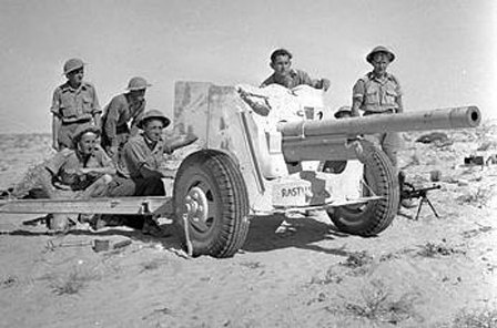 Ordnance QF 6-pounder, canon anti char, Lybie.jpg