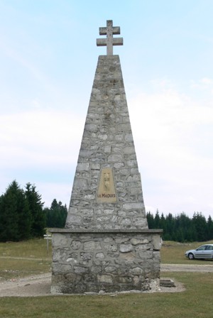 monu_resistance_echallon_11.jpg