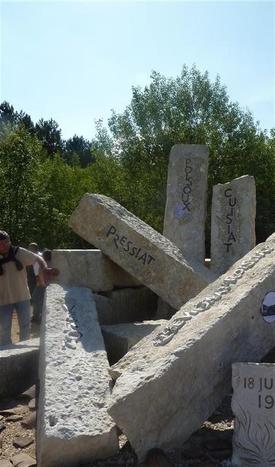 le-site-du-grand-brule-represente-une-maison-ecroulee-photo-dr.jpg