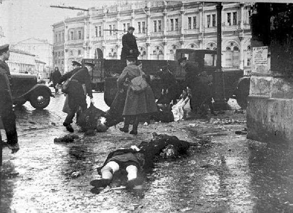 Russie-Leningrad-Civils-Tues-Bombardement-1941-1.jpg