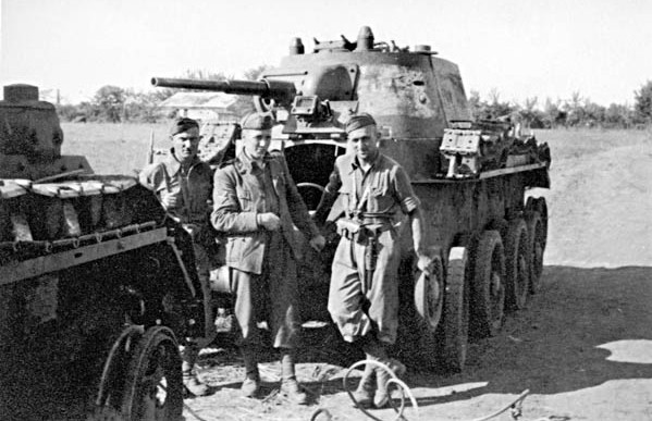 Russie-Soldats-Italiens-Blinde-Detruit-1942-1.jpg