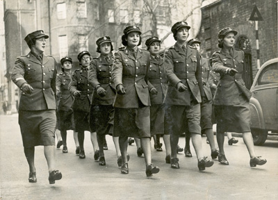 les-femmes-dans-la-guerre1.jpg