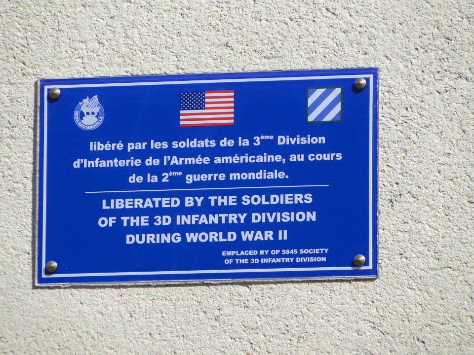Plaque posée à Cadenet -18-08-12.jpg