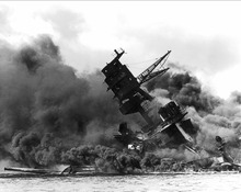 The_USS_Arizona_(BB-39)_burning_after_the_Japanese_attack_on_Pearl_Harbor,_12-07-1941_-_NARA_-_195617.tif.jpg
