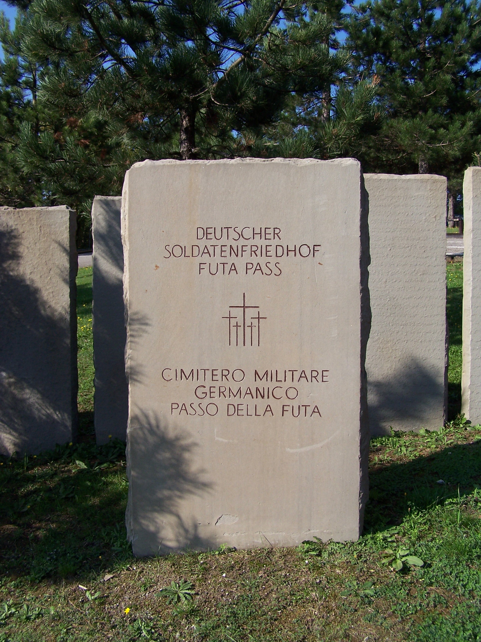firenzuola_cimitero_militare_germanico_della_futa_1.jpg