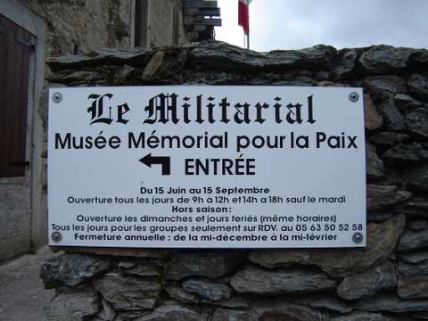 3 - Musée entrée 2.JPG