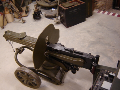 12 - Mitrailleuse Maxim.JPG