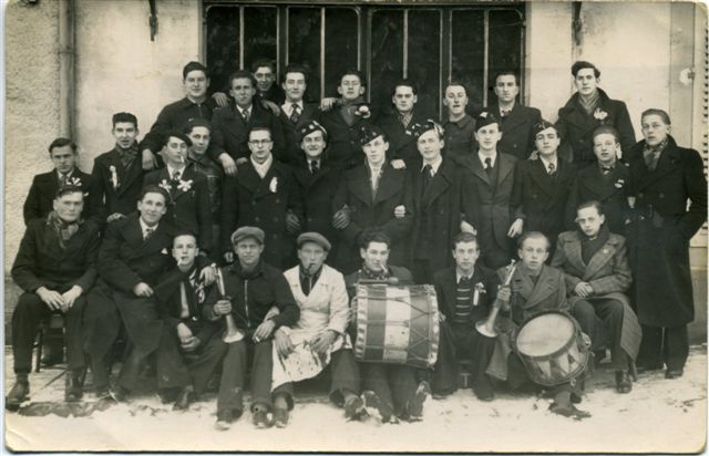 classe 1939 ou 1940 de Bourbonne les Bains.jpg