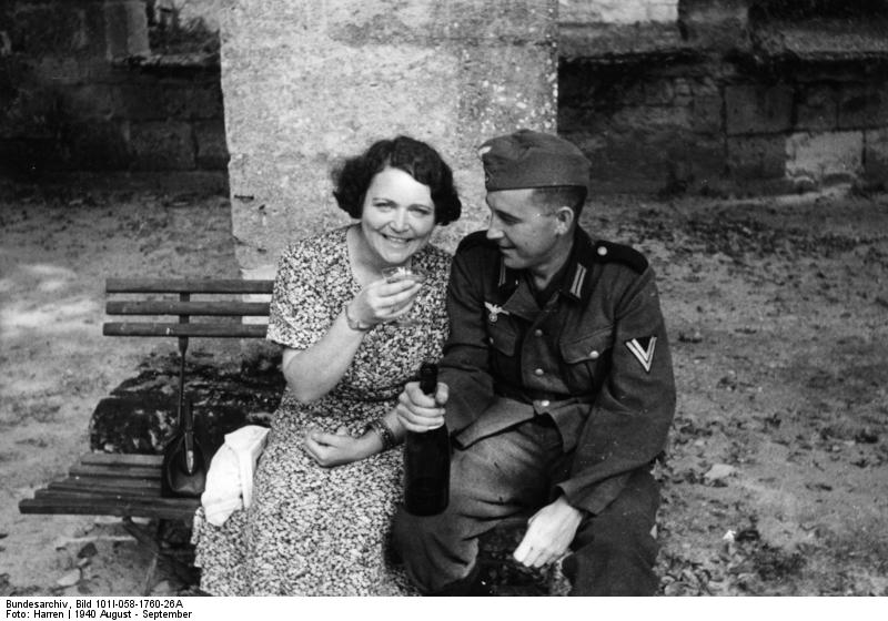 Bundesarchiv_Bild_101I-058-1760-26A,_Frankreich,_deutsche_Besatzung.jpg
