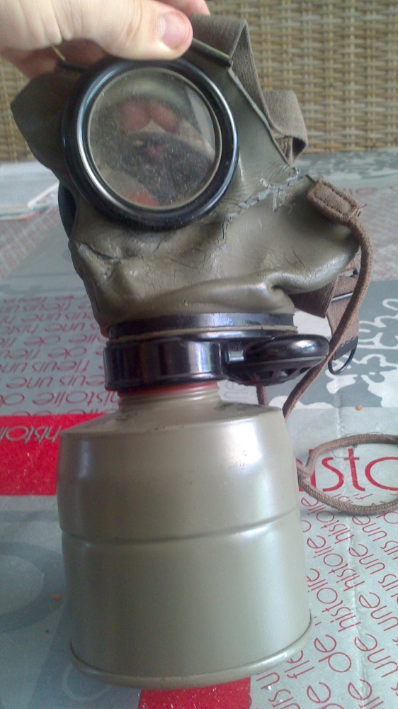 Masque a gaz.jpg