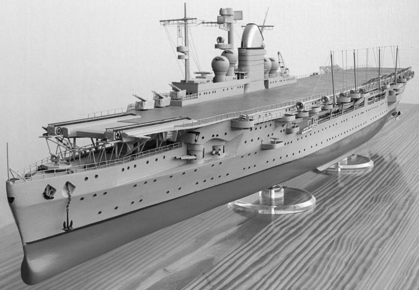Graf Zeppelin_1.jpg