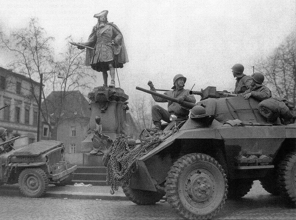 Arcar-statue.jpg