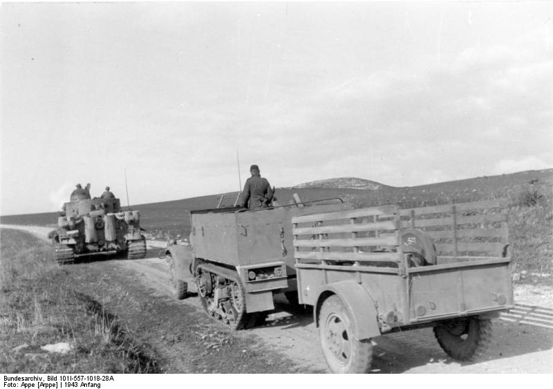 28A,_Tunesien,_Panzer_VI_(Tiger_I),_US-Fahrzeug.jpg