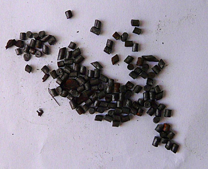 petits cylindres de 0.5 à 1 mmm long max.jpg