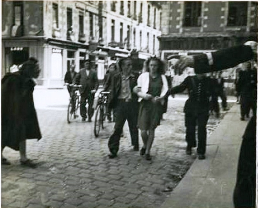 Arrestation collabo à Rennes aout 1944.jpg