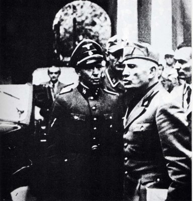 25-aprile-1945-prefettura-di-milanoprobabilmente-lultima-foto-da-vivo3.jpg