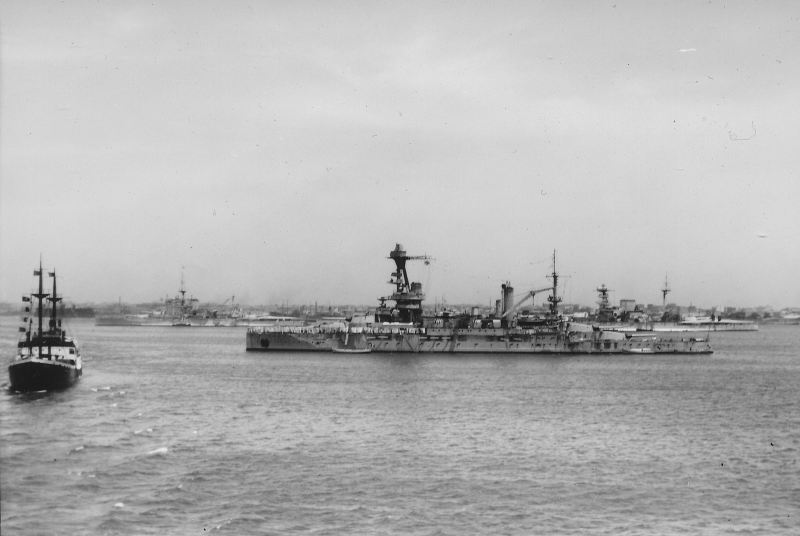 LORRAINE ,WARSPITE,MALAYA à alexandrie 1386041.jpg