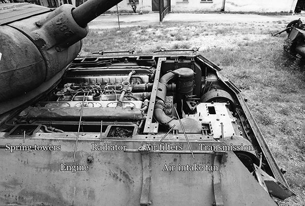 T34 compartiment moteur.jpg