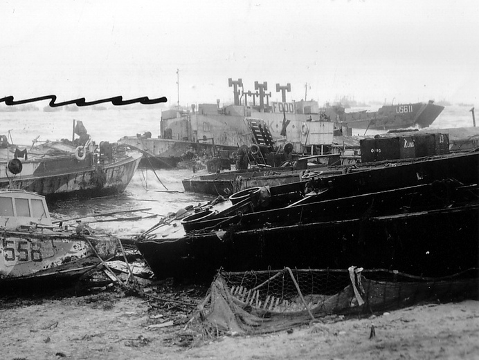 LBK7  1944 6 21(cuisine) apres la tempete.jpg