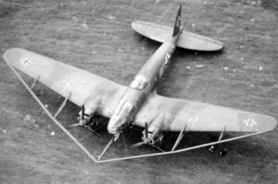 Heinkel_He_111_H-8_cable_cutter_2.jpg