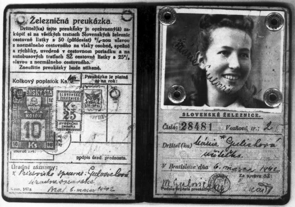 Maria Gulovich Liu 2.jpg