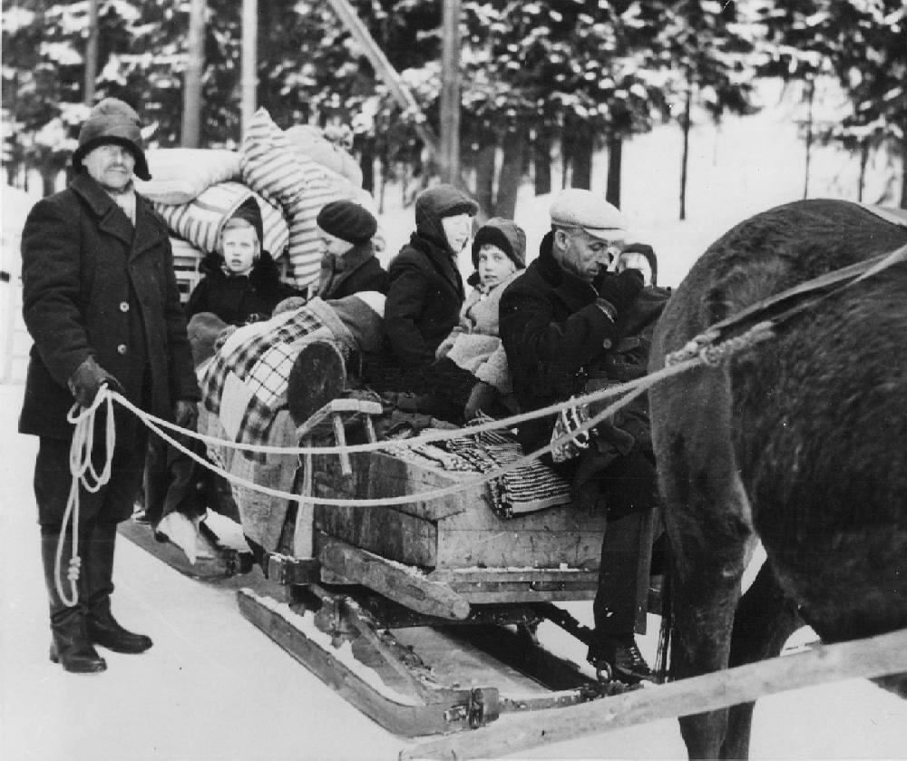 The Winter War--Family Refugees and Evacuations (1940).jpg
