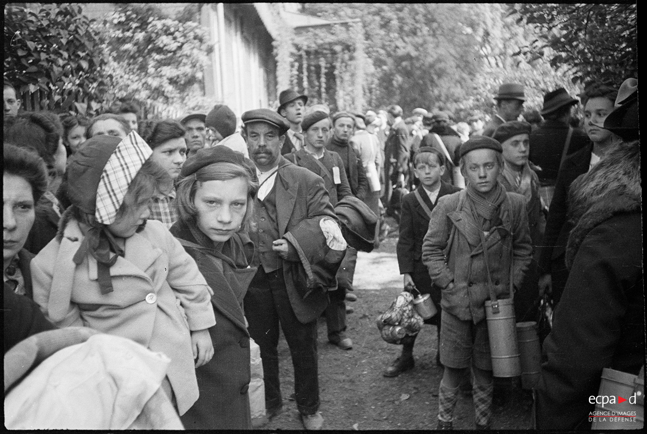 « Groupe de réfugiés à Thionville ».jpg