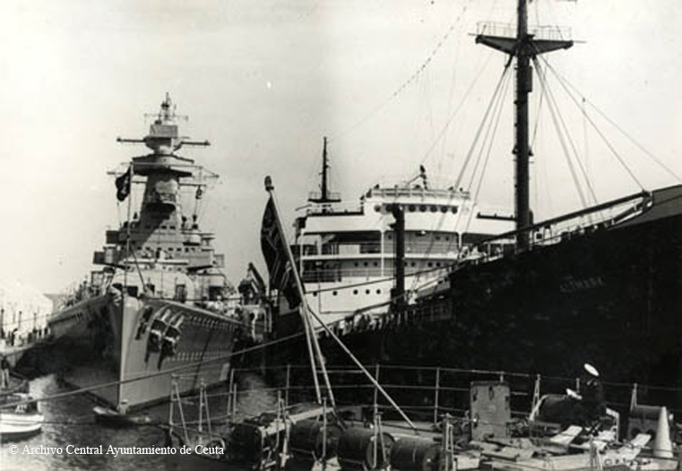 ADMIRAL GRAF SPEE 1939 4 27  et ALTMARK à Ceuta.jpg
