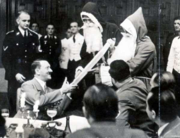 pere noel et pere fouetard.jpg