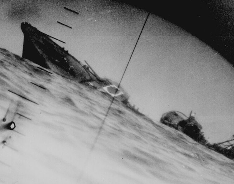 YAMAKAZE 1942 6 25  Periscope-SS168 NAUTILUS view-sinking.jpg