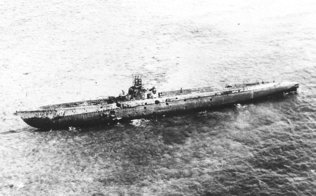 SS227 DARTER 1944 10 24 échoué-.jpg