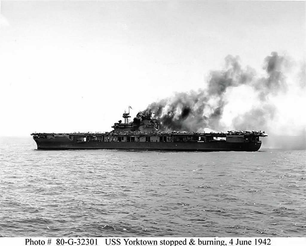 7 CV5 YORKTOWN 1942 6 4 2 touché.jpg