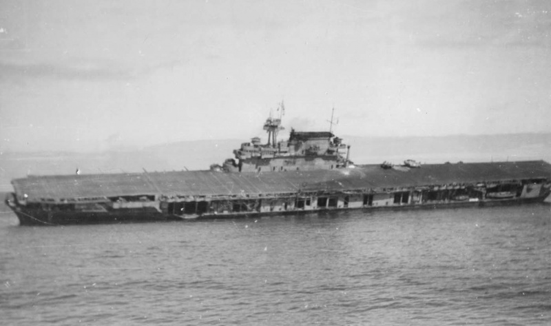 8 CV5 YORKTOWN 1942 6 4 5 à midway.jpg
