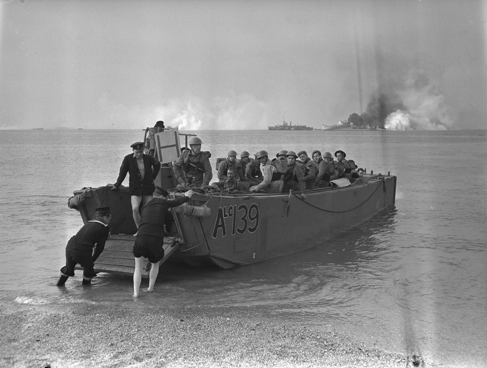 LCA 139 1942 dieppe.jpg