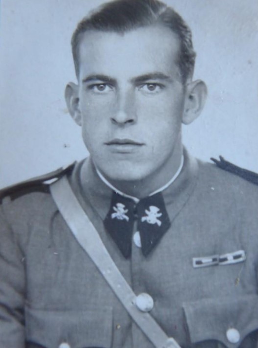 GC 1940 a.jpg