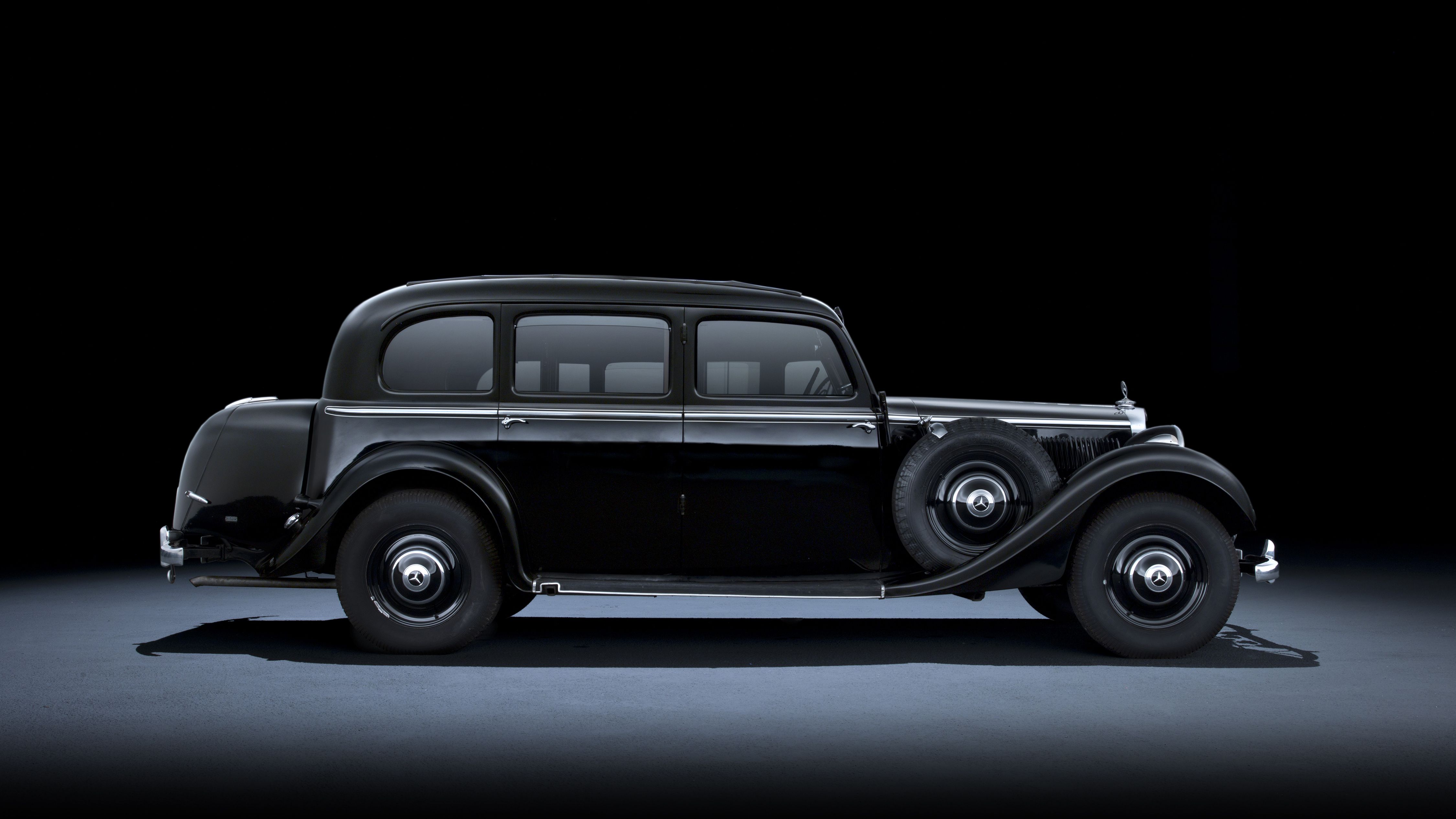 Mercedes 320-w 142 pullman.jpg