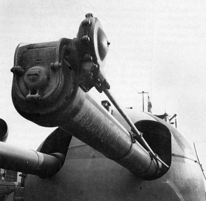 SURCOUF 1941 9 tapes obturation canons.jpg