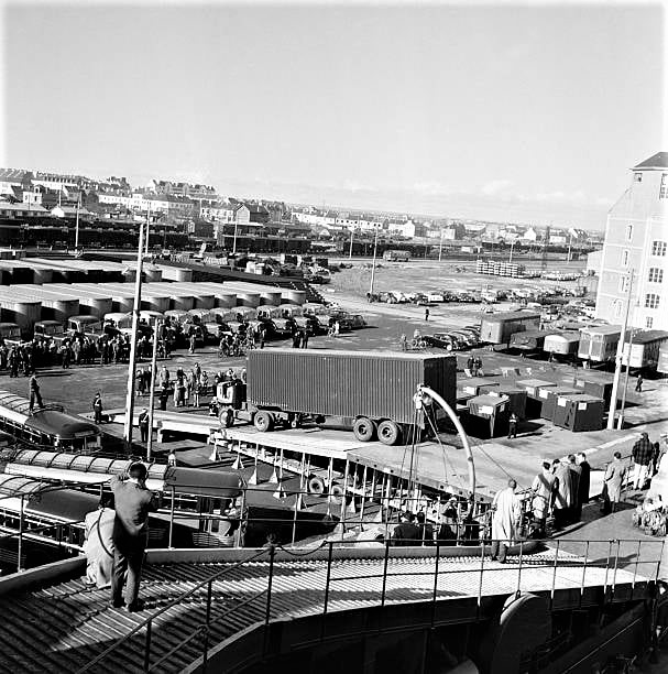 Port 1957 Saint-Nazaire-New Jersey_Yvon Detroiter Luco.jpg