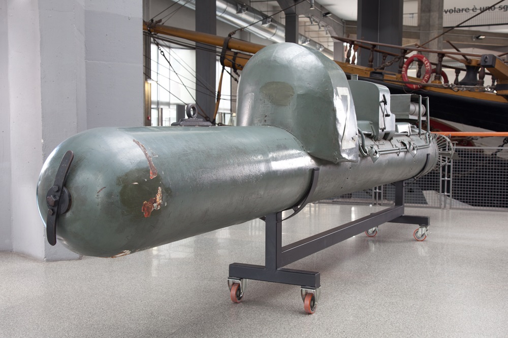 IGB_005838_siluro_guidato_detto_maiale_al_Museo_della_scienza_e_tecnologia - Copie.jpg