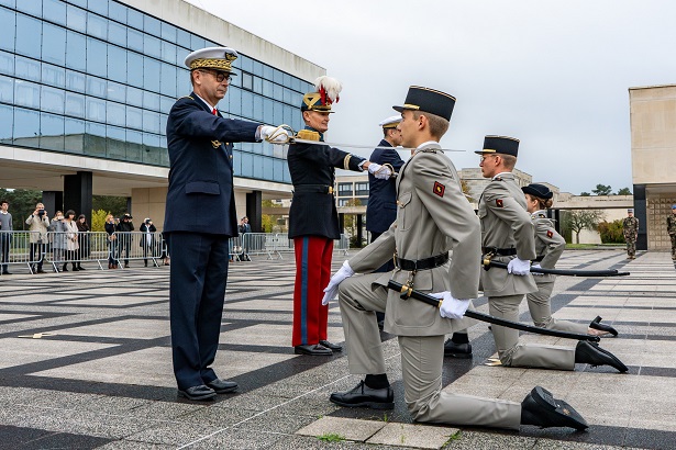 Adoubement et remise des galons aux élèves de l'École polytechnique - Academie militaire Saint Cyr Coetquidan.jpg