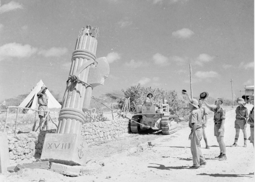 it 1941.jpg