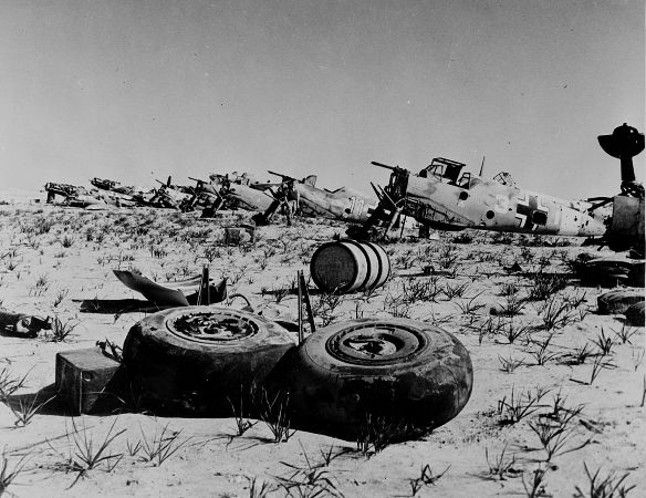 Bf109_wrecks_North_Africa.jpg