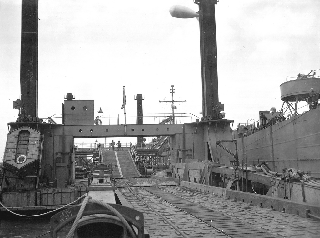 LOBNITZ  2524506821_19622a78c2_b.jpg