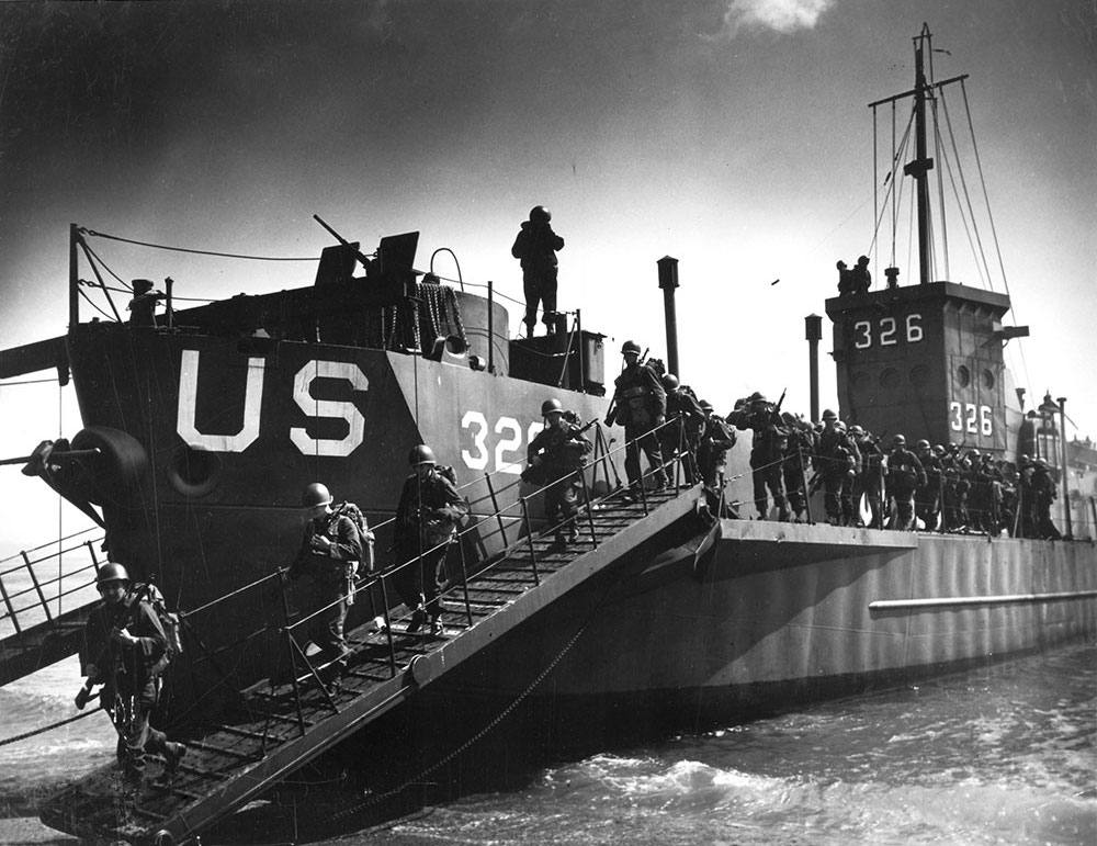 LCIL326 Invasion_Training_in_England_02.jpg