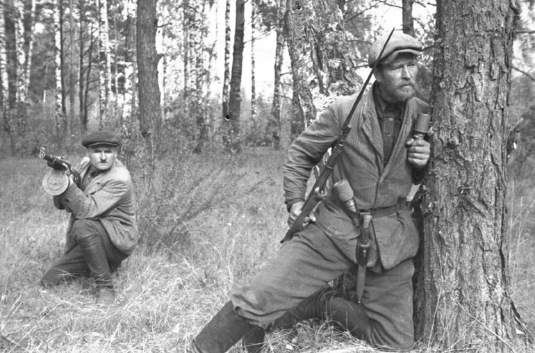 partisans russes PPD-40.jpg